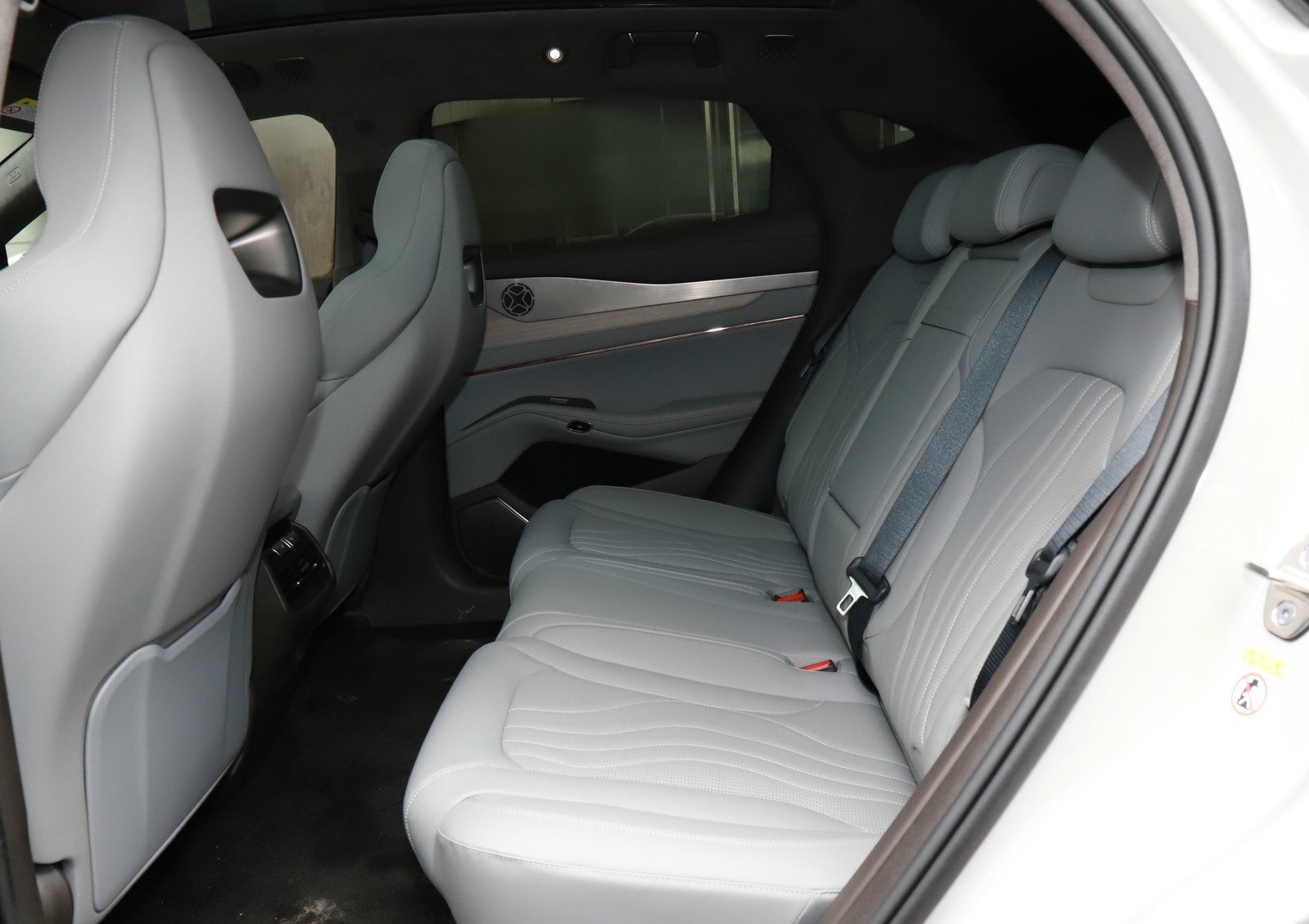 腾势n7哪一款更值得推荐,腾势n7限时优惠2万值得入手吗