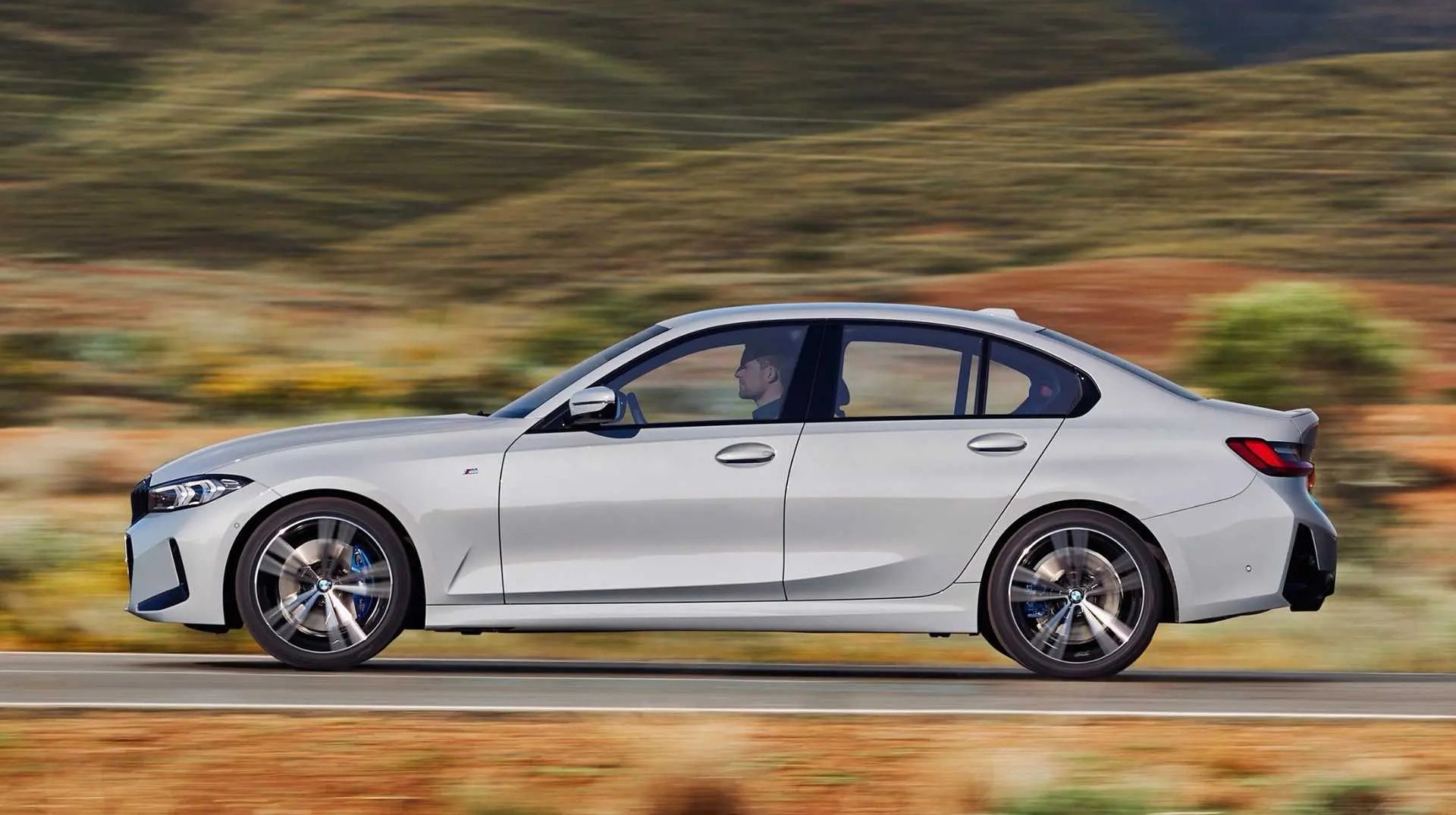 宝马3系5系7系内饰区别,新款宝马3系最受欢迎内外配色