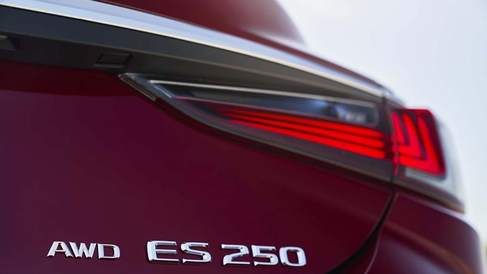 2024款雷克萨斯es海外上市,雷克萨斯es300h2024款