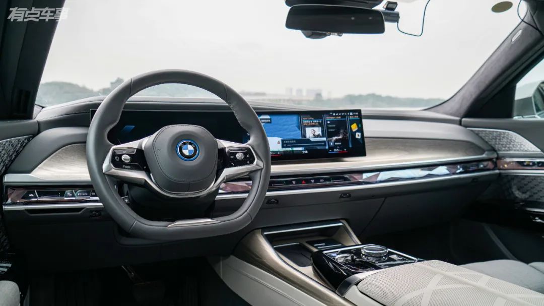 能否成为豪华纯电轿车“天花板”？宝马i7试驾体验