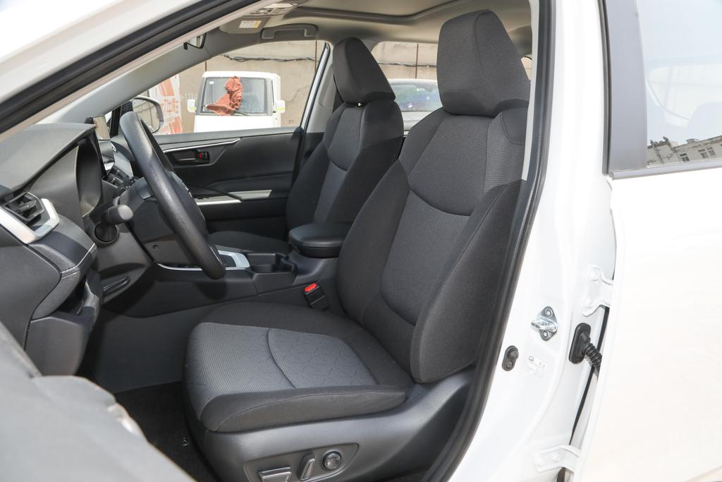 丰田闭眼入之RAV4荣放