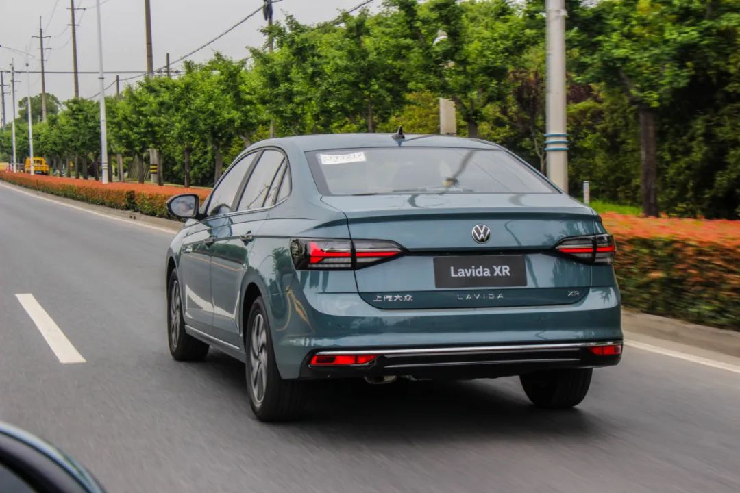 新款大众朗逸新锐高速动力表现,抢先体验上汽大众朗逸最新款