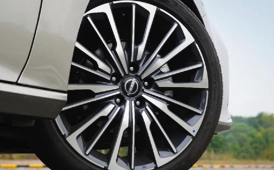 日产天籁2020款2.0t最高配,东风日产天籁最新款2.0t8at