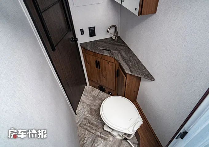 奔驰又出了一款豪华房车3.0t,奔驰房车柴油3.0t