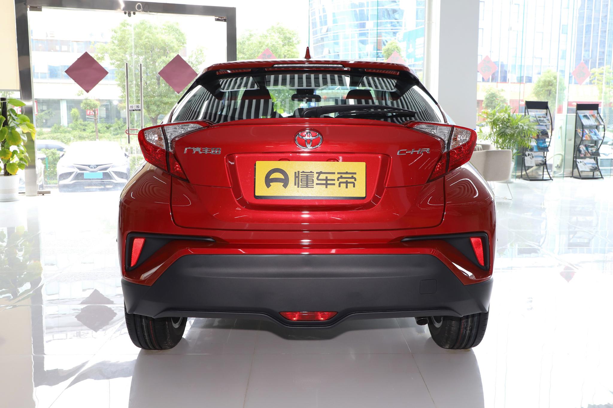 买丰田chr落地多少钱,还有什么车比丰田c-hr还好