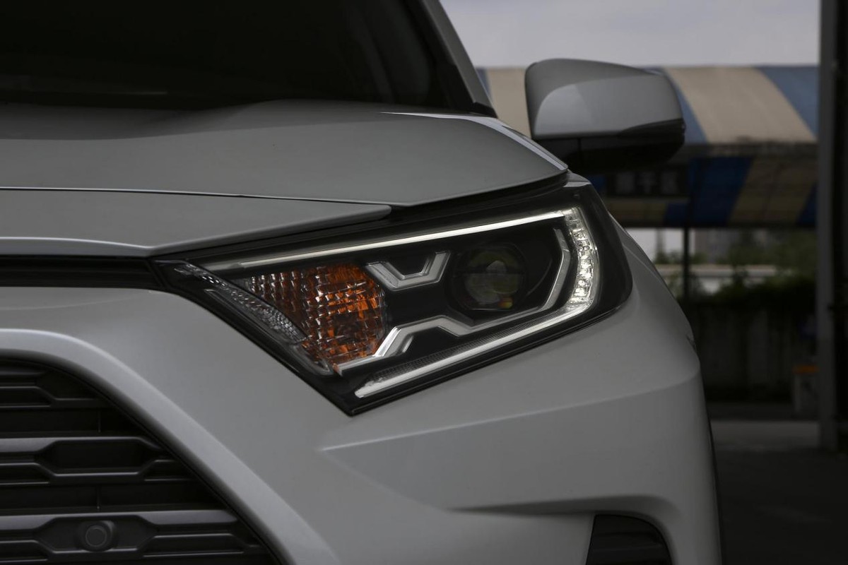 年销量超19万辆，17.58万起售，2种动力可选，解析丰田RAV4荣放