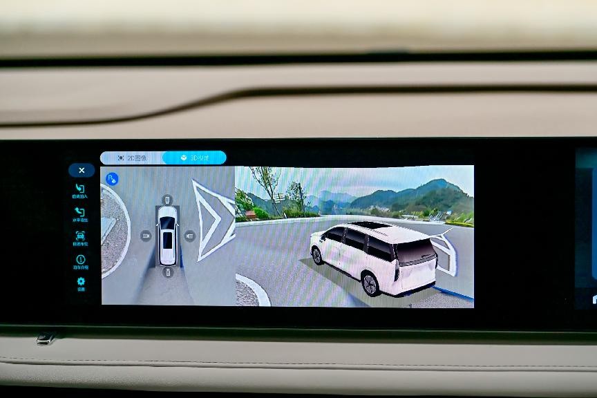 电子后视镜、旋转座椅还可换电，拥有专属化底盘设计的上汽大通大家7是否解决了MPV的痛点？