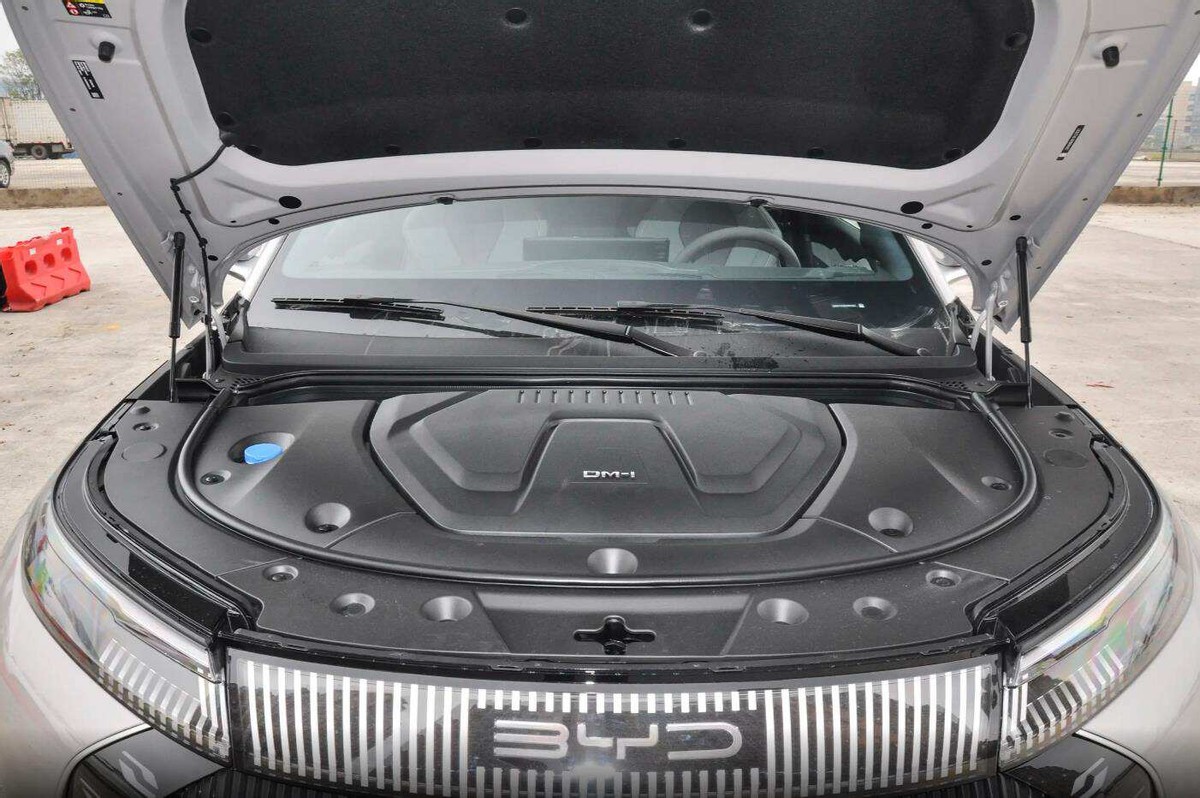 经济实用的中型SUV，护卫舰07VS现代胜达，20来万预算到底选谁？