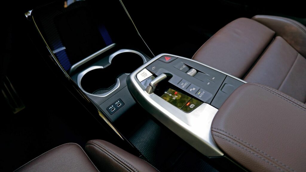 宝马x12018款sdrive20li领先型,宝马x11.5t和2.0t哪款更实用