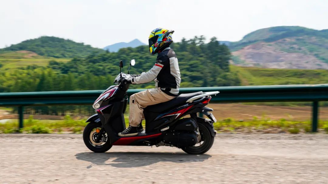 大阳vrs125摩旅测评,大阳adv150踏板摩托深度评测