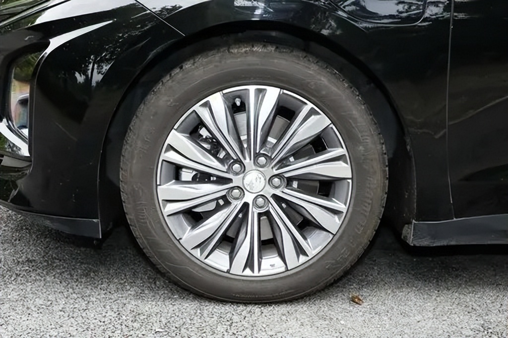 红旗e-qm5夏天续航实测,红旗e-qm5431和620版本续航区别