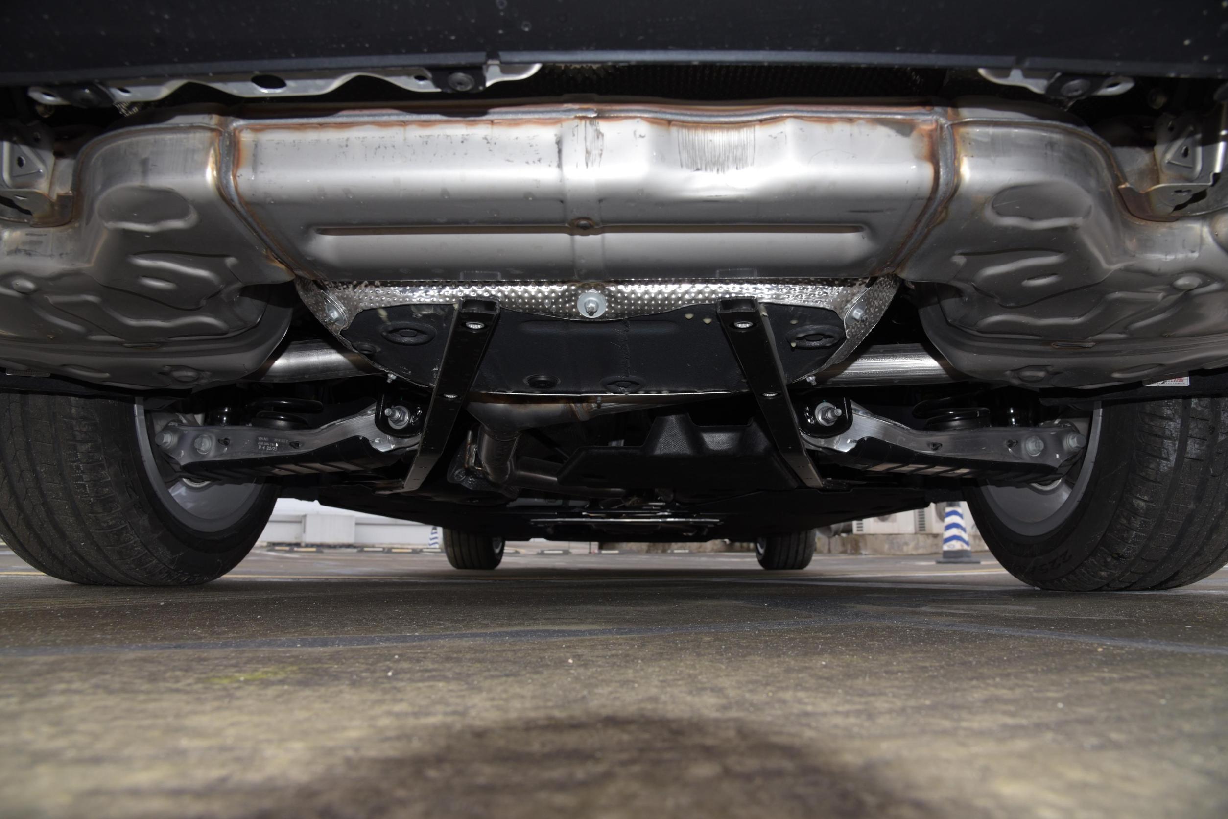 宝马5系空气悬架系统升级,宝马5系悬架