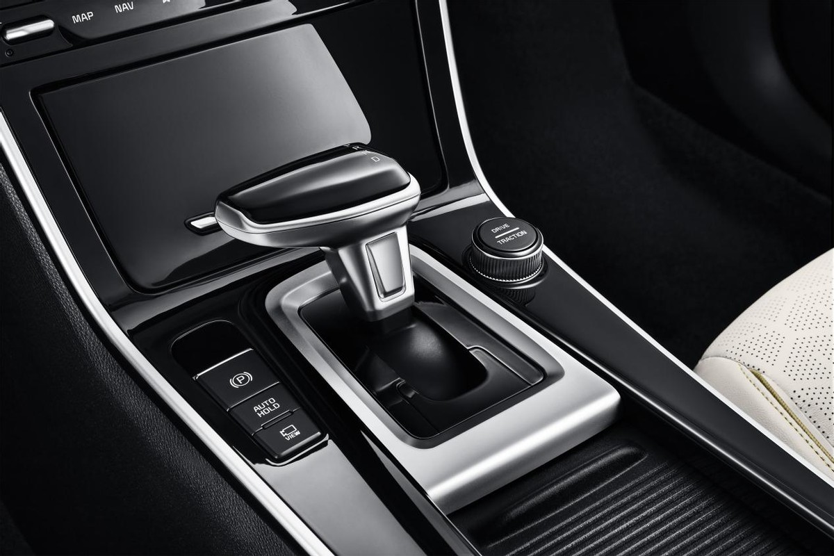 起亚塞图斯对比xrv,本田xrv2023新款对比起亚塞图斯