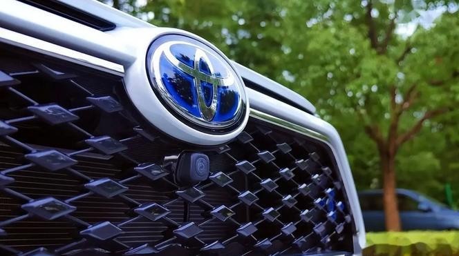 丰田“断更”的SUV，月销十位数，是什么致其腹背受敌？