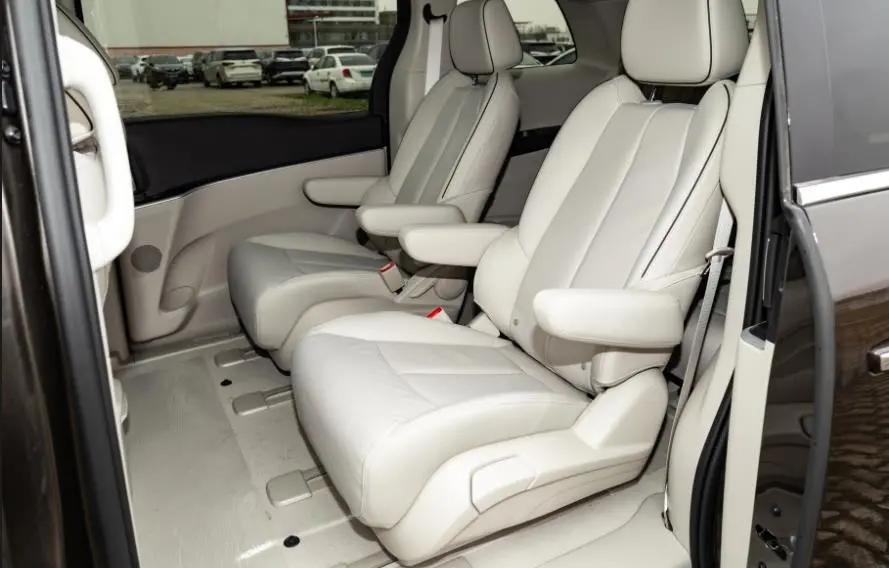 别克gl82020款陆上公务舱652t豪华型,2022别克gl8陆上公务舱652舒适型