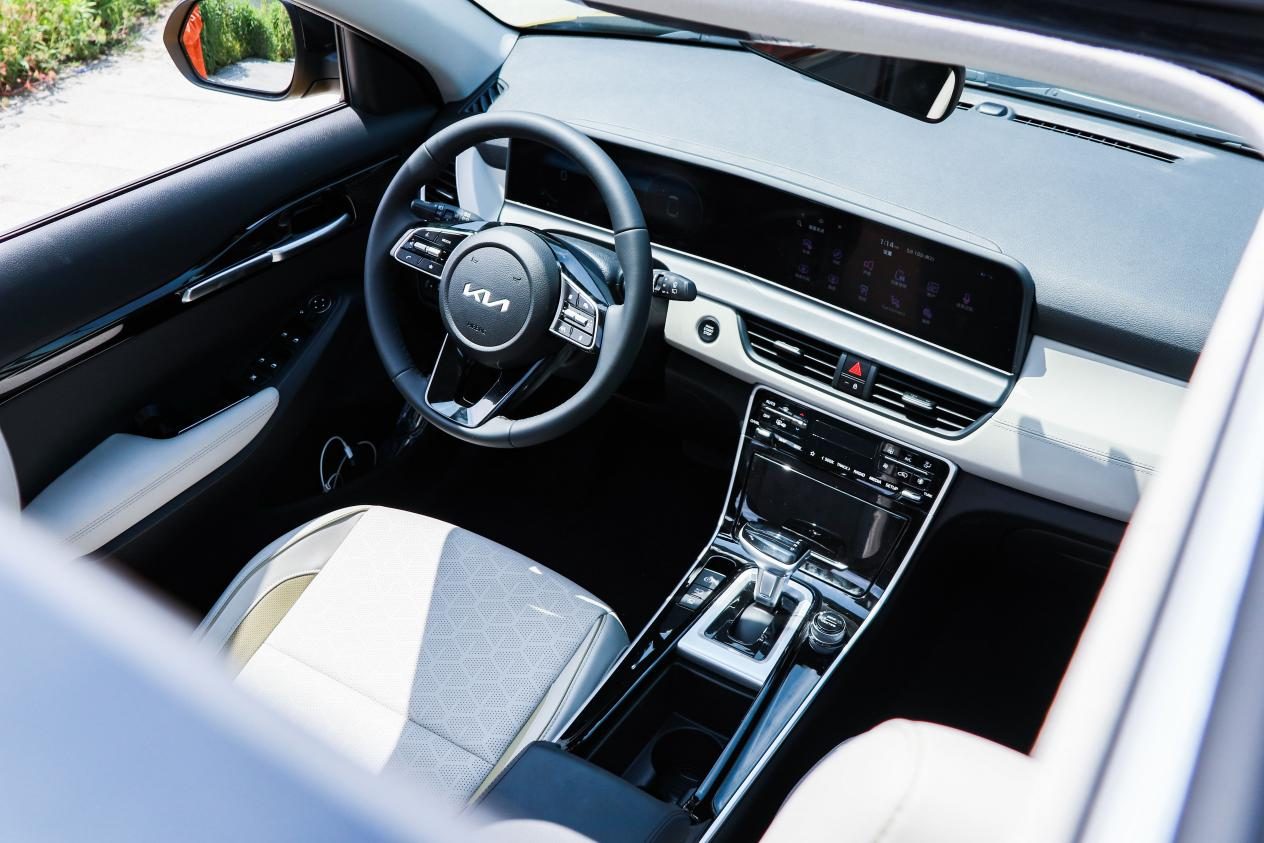 起亚赛图斯舒适测评,起亚赛图斯试驾第一视角