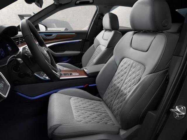 依旧搭3.0T发动机+双五连杆，连四驱都省油，2023款A6L表现如何？