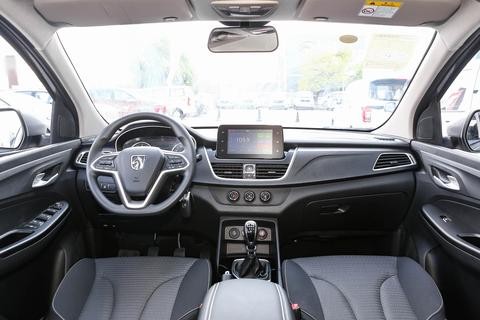 最新款宝骏6万元,最新款宝骏小轿车落地价