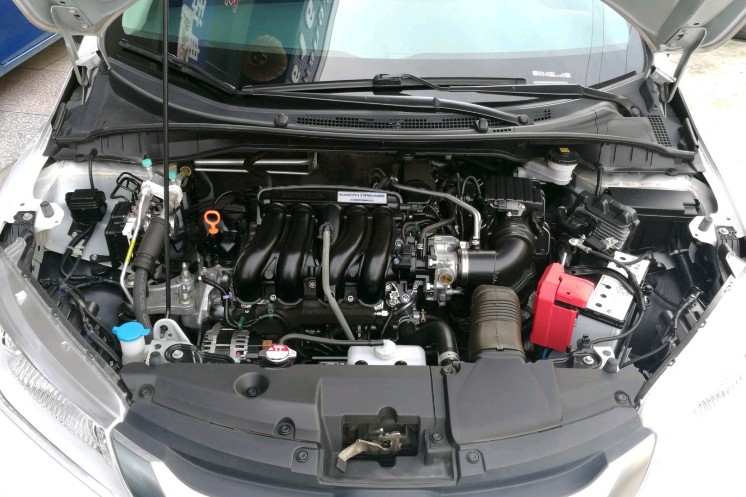 买本田哥瑞好还是本田锋范好,9万左右动力强劲的轿车