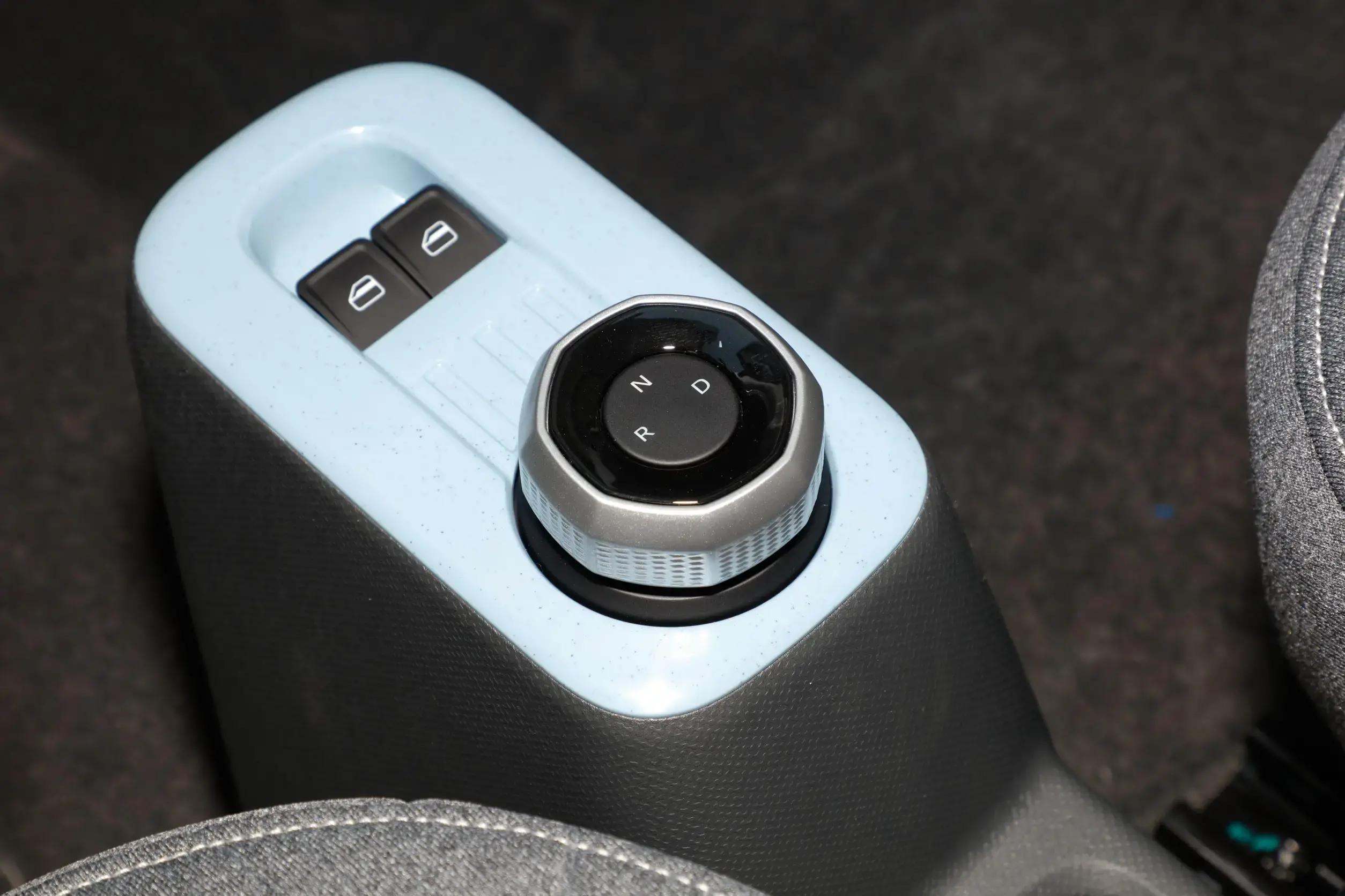 吉利熊猫mini可以在家充电吗,长安奔奔mini与吉利熊猫哪个好