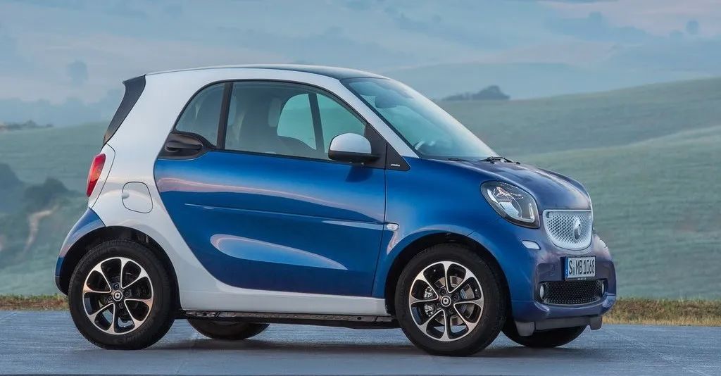 奔驰smart精灵1号400公里续航,奔驰smart精灵和海豚对比