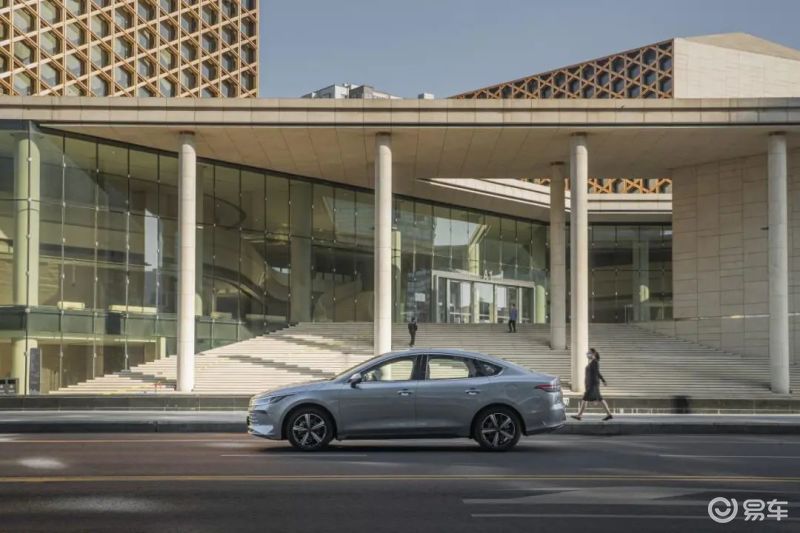 比亚迪秦plusdm-i与驱逐舰05对比,2023比亚迪驱逐舰05尊贵款落地价