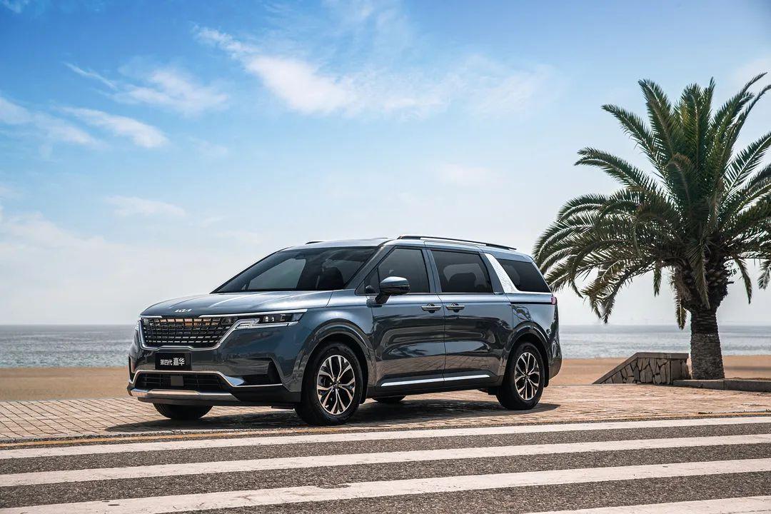 车子被太阳暴晒应该怎么办,汽车在太阳下暴晒怎么保护车漆