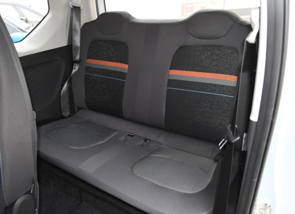 五菱宏光minievgameboy版预售价格,五菱宏光miniev120公里和170公里