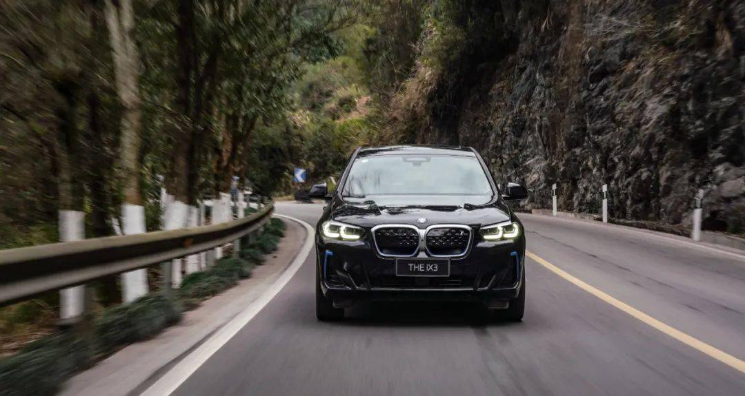宝马ix3高速实际续航测评,宝马ix3满电才295公里