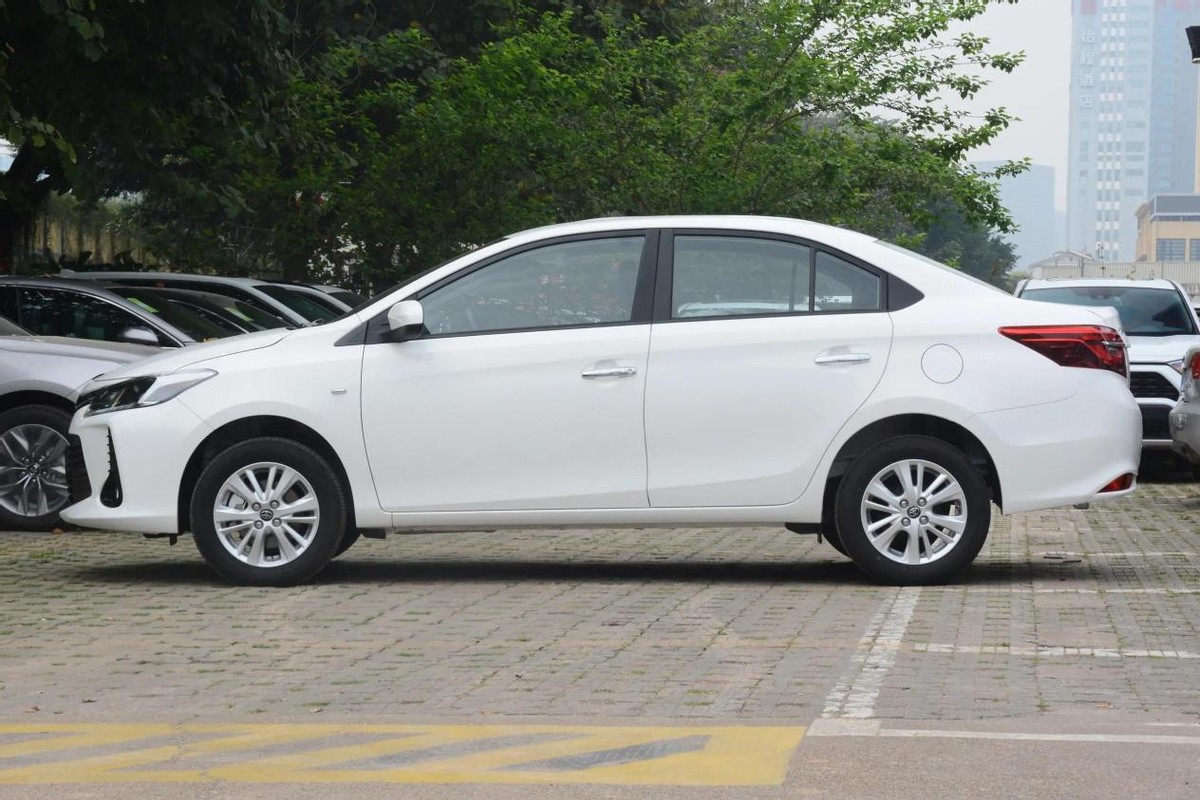 最适合穷人的三款车丰田威驰,丰田威驰车最低报价及图片