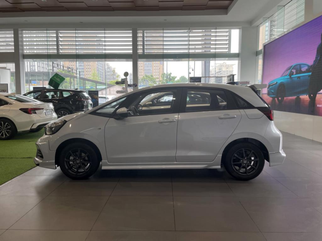 飞度无限MUGEN版实车已到店预计售价9.99万元