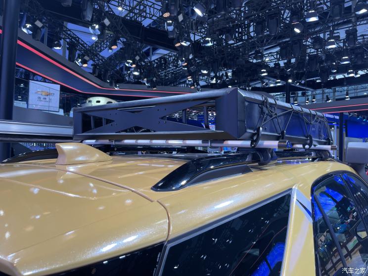 雪佛兰探界者驰界版越野视频,雪佛兰探界者改装后备轮胎