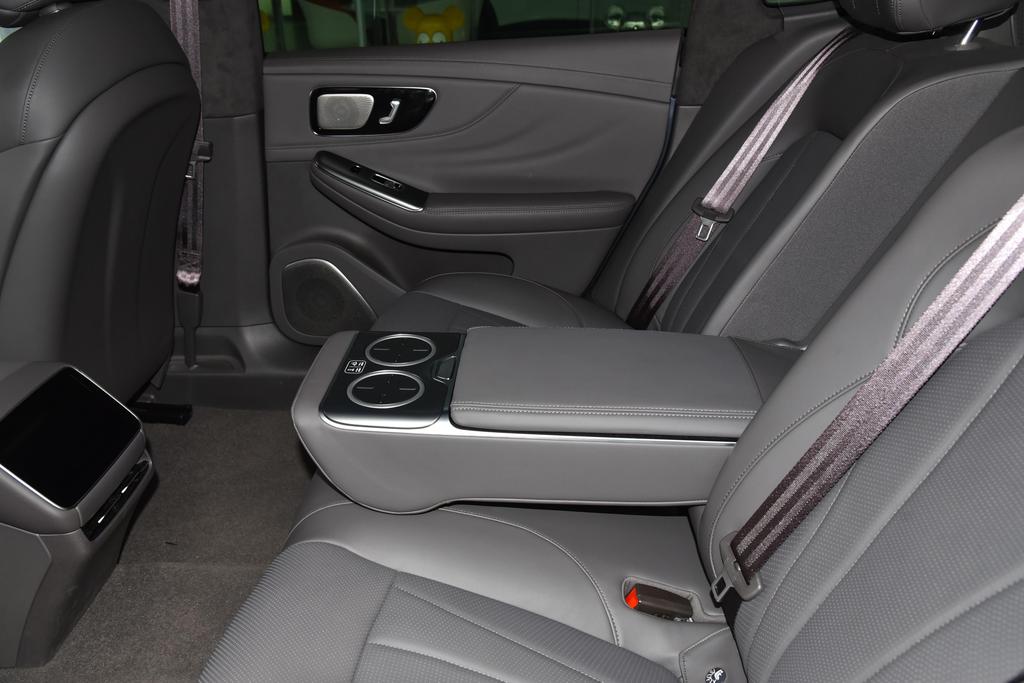 飞凡f7电动轿车是什么品牌,飞凡中大型纯电轿车f7申报图曝光