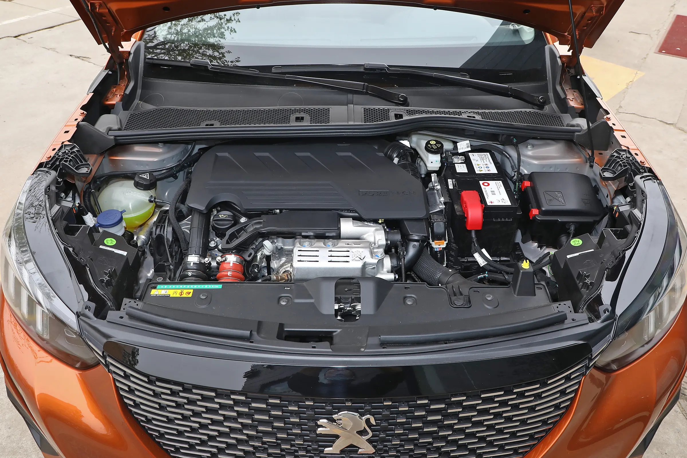 标致2008theone版现车,标致2008theone版安装倒车影像