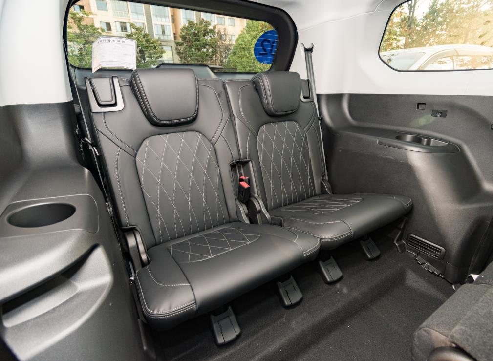 中大型suv怎么选不妨先看看这款车,15到20万的中型suv六座油耗低的车