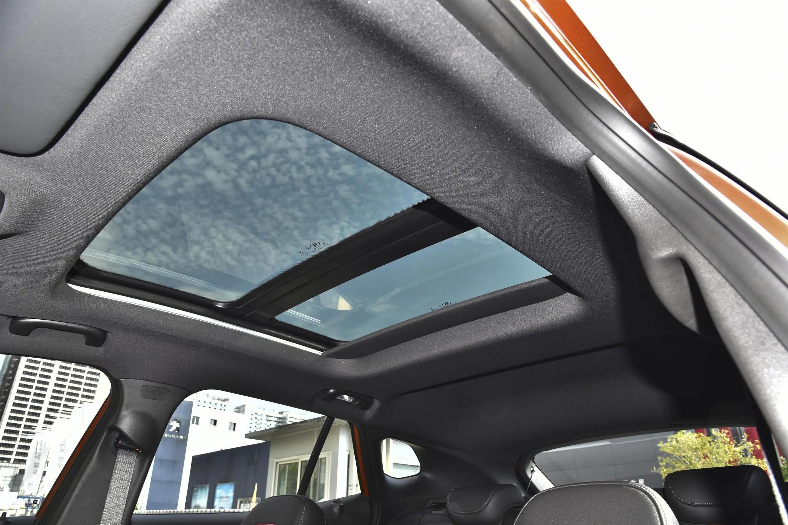 雪佛兰科迈罗2023有哪几个款式,雪佛兰星迈罗redline曜黑威蜂版