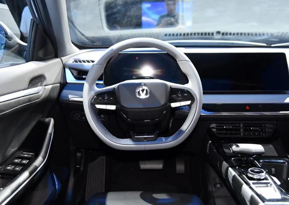 长安逸动plus和长安锐程cc,10万左右长安锐程plus有性价比吗