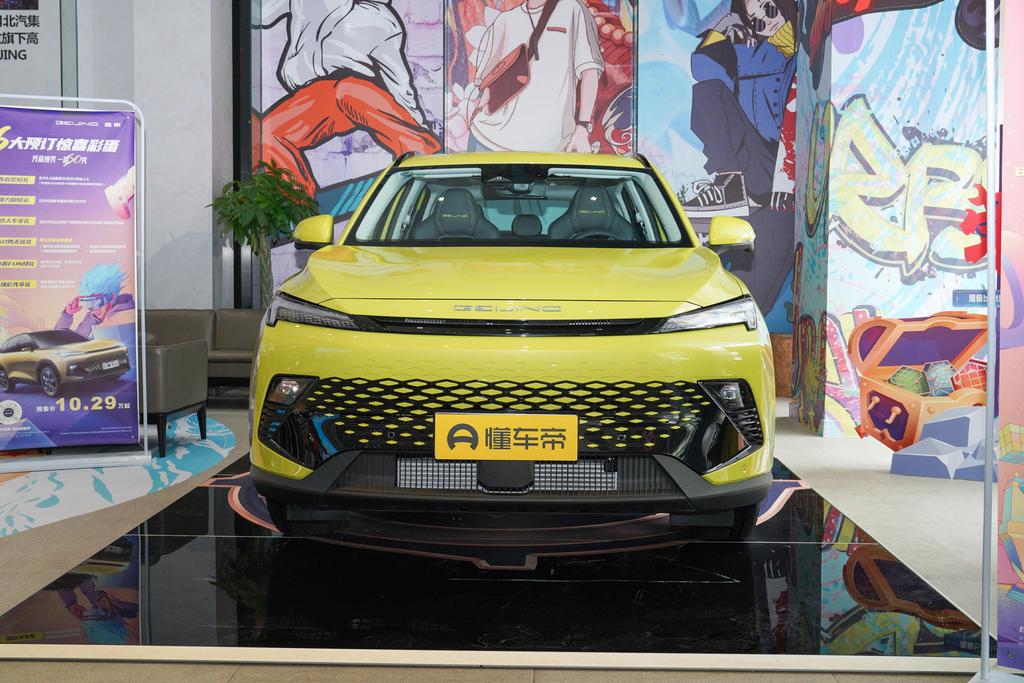 试驾北京汽车魔方：燃油车与智能化的最新结合。