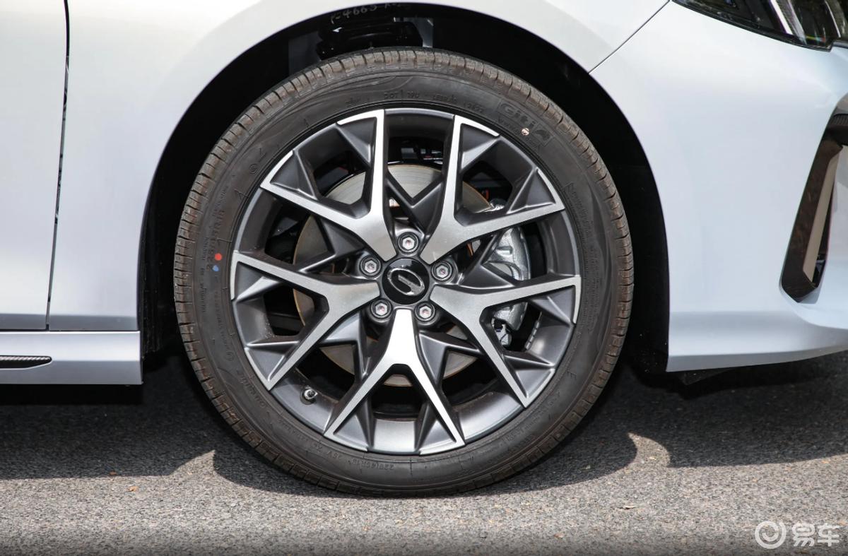 广汽新款四驱车型,售价1828万广汽推出新款家轿