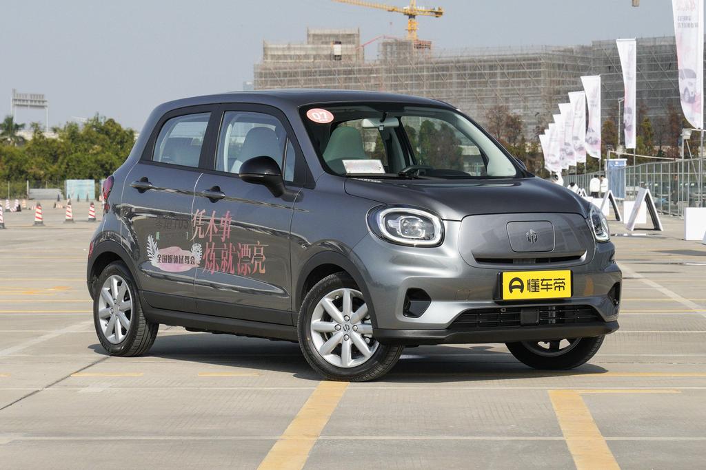 五菱mini和零跑t03哪个性价比高,零跑t03新能源小型车