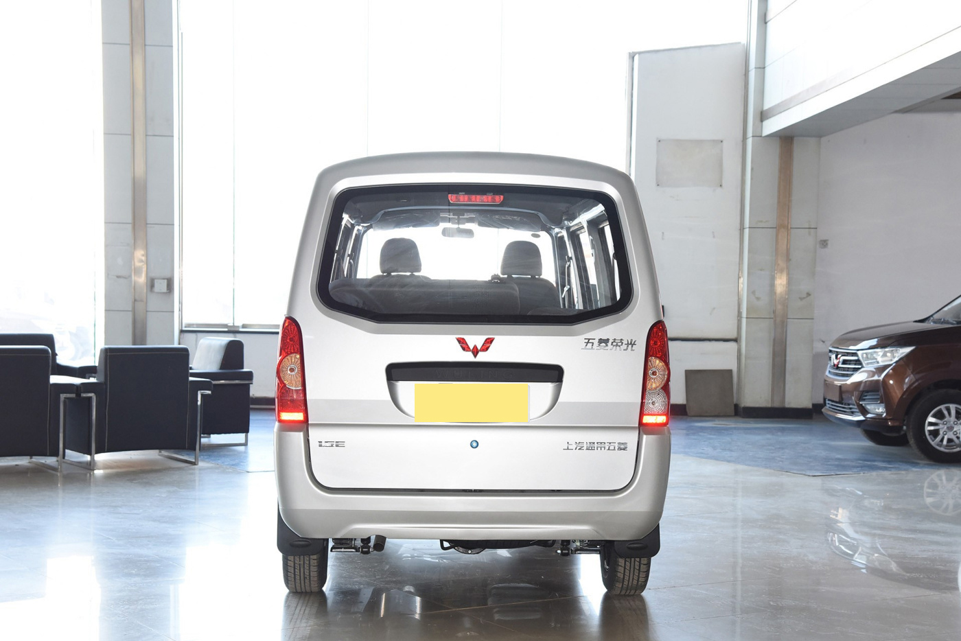 五菱荣光倒车雷达多少钱,五菱荣光小卡倒车雷达