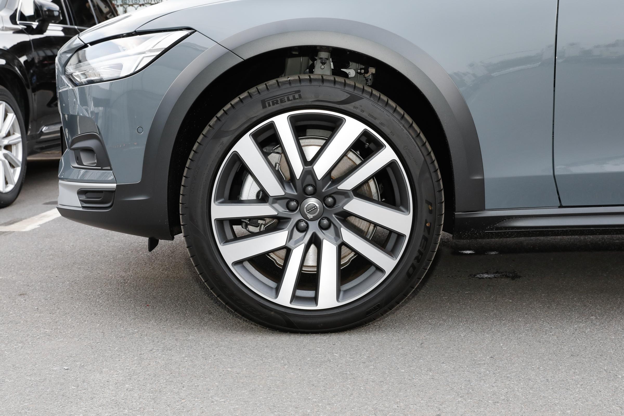 沃尔沃旅行车v60和v90选哪款,沃尔沃v90对比a6进口旅行车