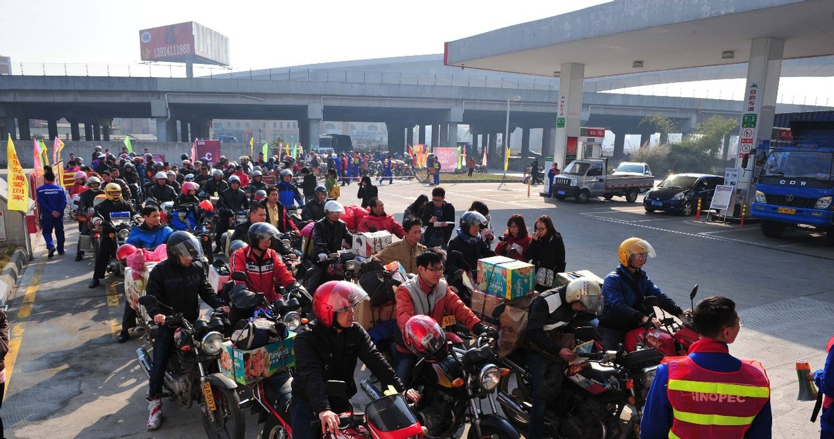 为什么国内不监管摩托车，反而直接禁摩？