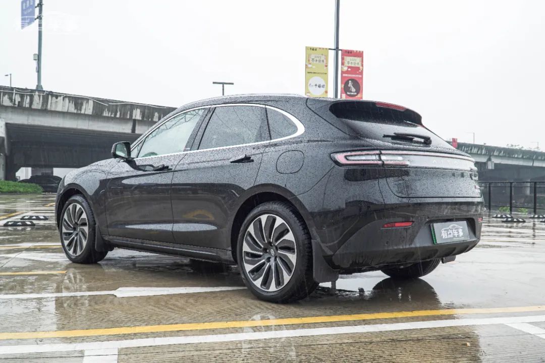 华为问界m5内饰,aito问界m5内饰