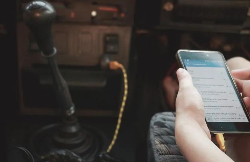 油表灯亮了到底还能跑多远,油表灯亮还能行驶多远