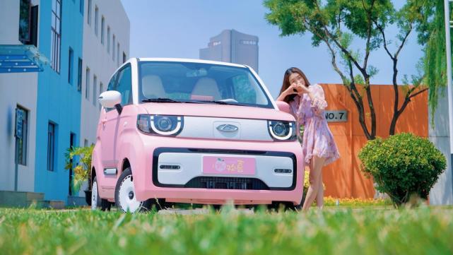 开Q萌可爱的QQ冰淇淋桃欢喜，做最靓的宝藏女孩