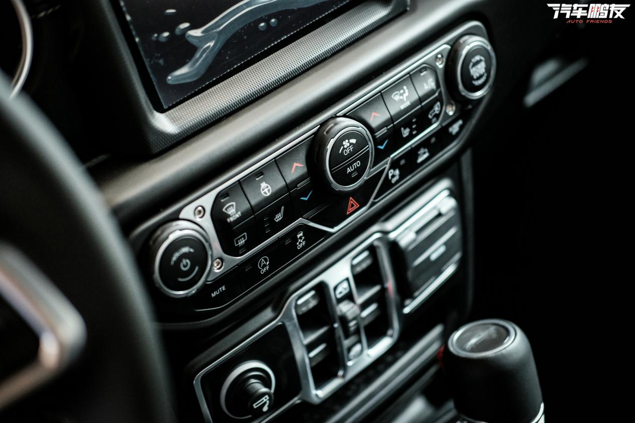 新款jeep角斗士,jeep角斗士适合跑长途吗