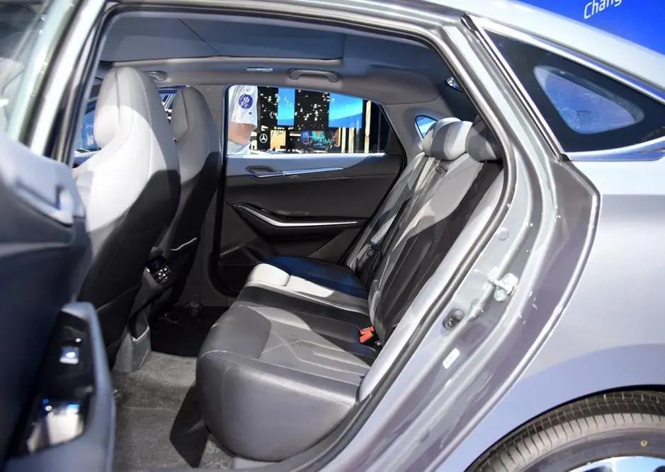 长安逸动plus和长安锐程cc,10万左右长安锐程plus有性价比吗