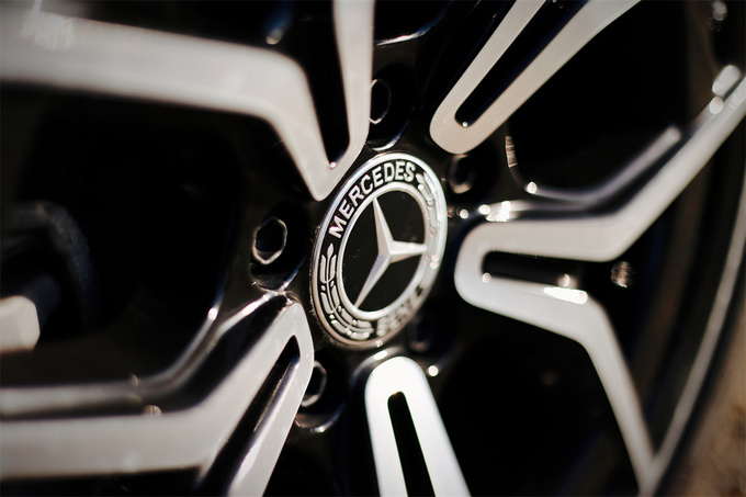 奔驰e标轴买260还是300,奔驰a级180评价