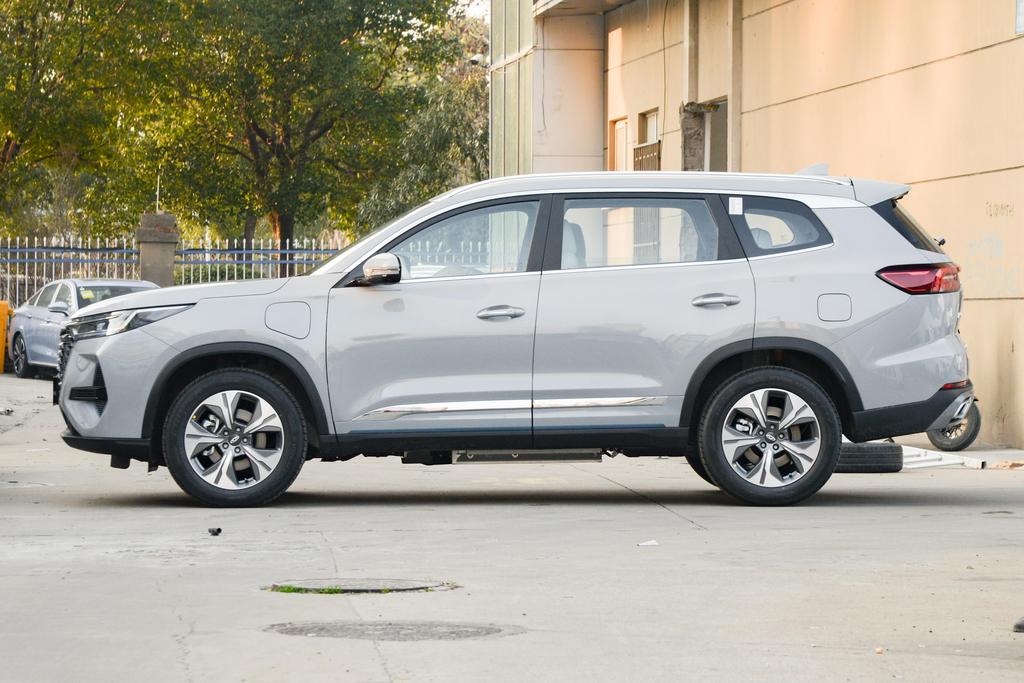 奇瑞瑞虎8plus和长安cs75plus,瑞虎8鲲鹏版和秦plusdmi怎么选